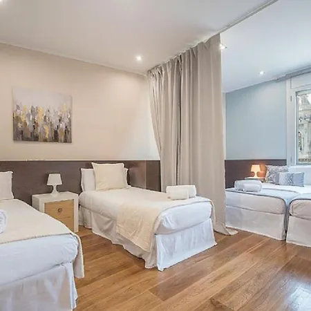 10 Persons In Luxury Appartement Barcelona